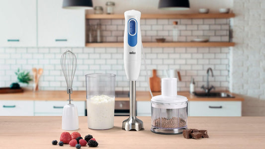 Braun Minipimer MultiQuick 2 - Batidora de mano con picadora y varilla para sopas, batidos y papillas para bebé, 2 velocidades, vaso medidor, 600W, blanco (MQ20236MWH)